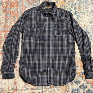 Banana Republic blue/grey plaid two-pocket button-up shirt